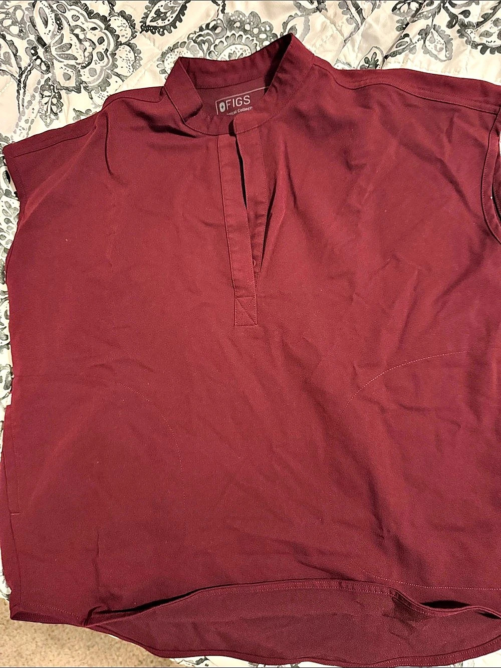 FIGS Rafaela Oversized Scrub Top Burgundy Small